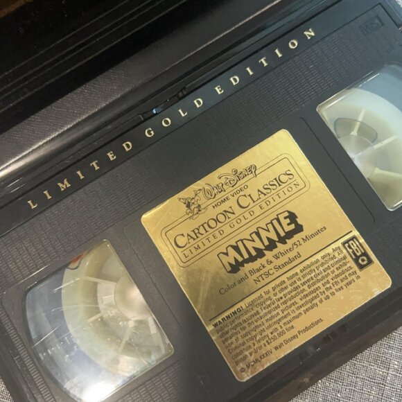Walt Disney's Home Video Cartoon Classics LIMITED GOLD EDITION Minnie - Picture 3 of 5